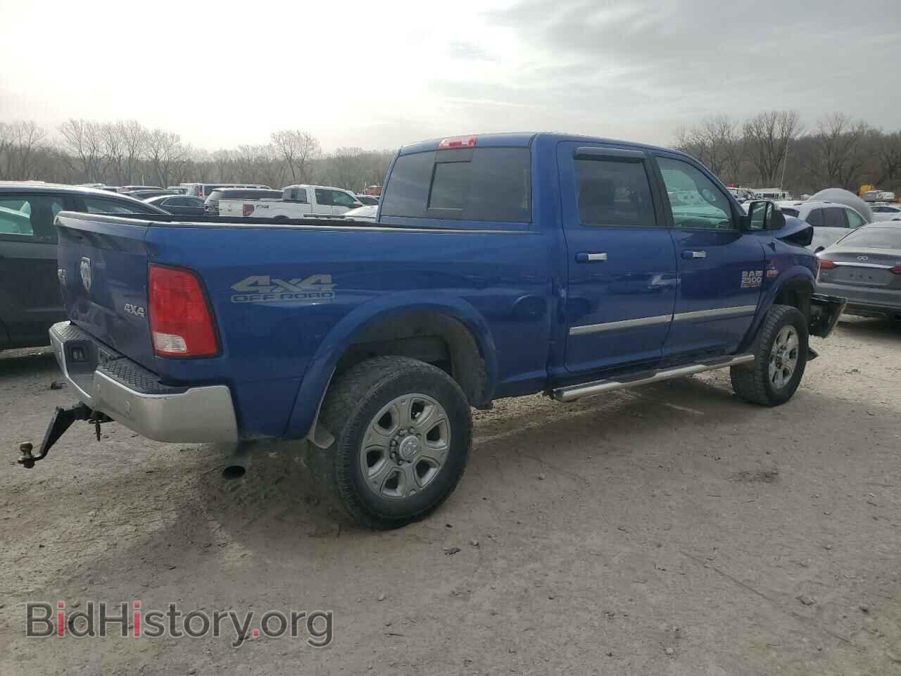 2017 RAM All Models - VIN: 3C6UR5DJ4HG578477 - Фото 3