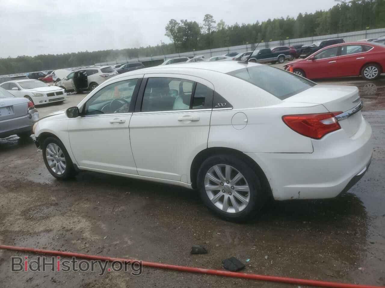 2011 CHRYSLER 200 - VIN: 1C3BC1FB4BN521957 - Photo 2