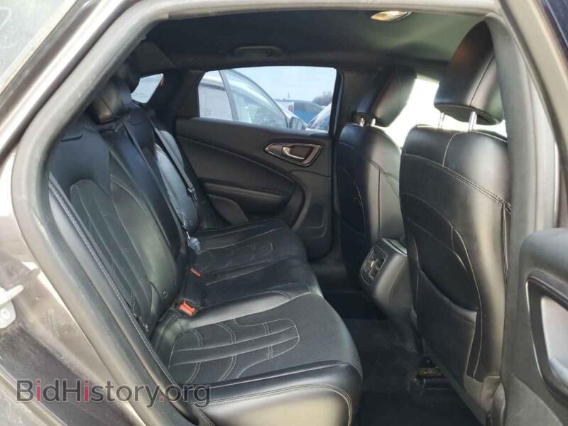 2016 Chrysler 200 (VIN 1C3CCCDG1GN148110) — фото 10 из 12