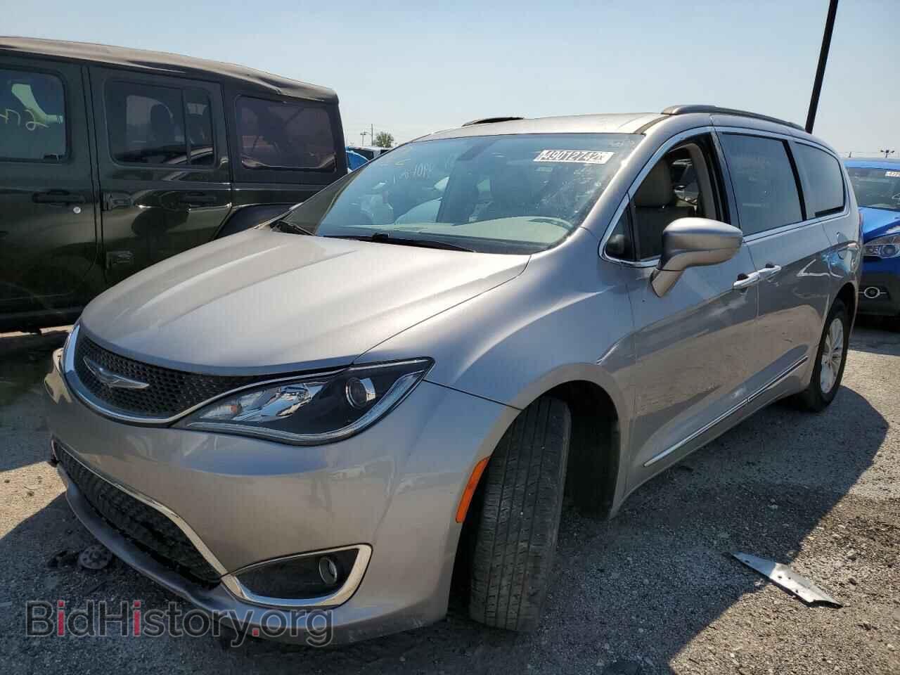 2017 CHRYSLER PACIFICA - VIN: 2C4RC1BG2HR556102 - Photo 2