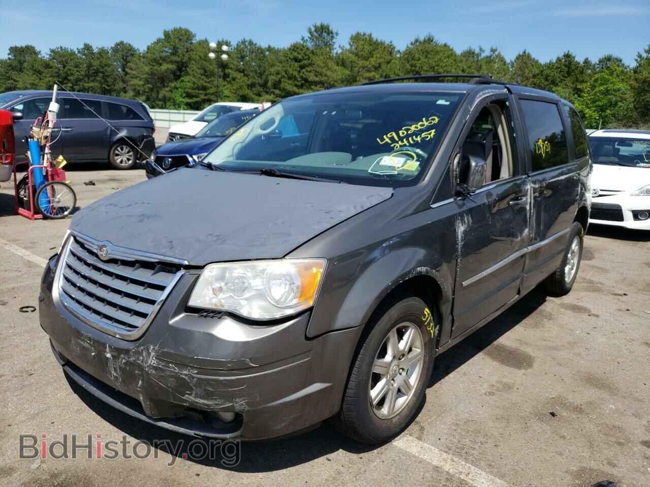 2010 CHRYSLER MINIVAN - VIN: 2A4RR5D10AR241457 - Фото 2