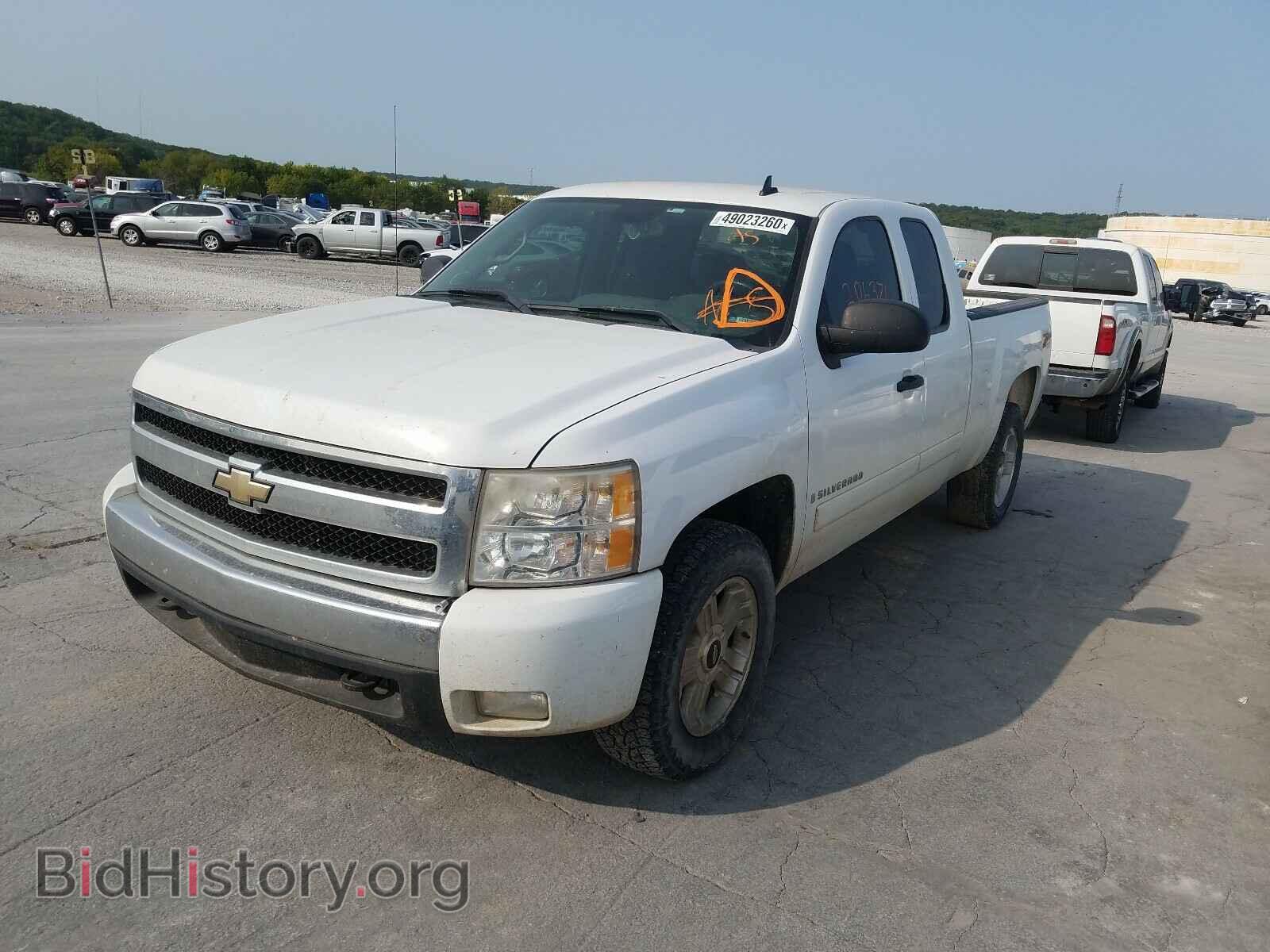 2008 CHEVROLET SILVERADO - VIN: 2GCEK19J781129676 - Фото 2