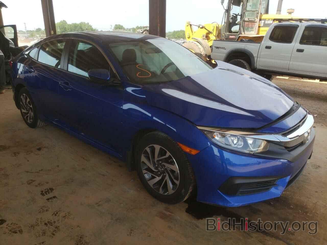 Photo 19XFC2F79JE000069 - HONDA CIVIC 2018