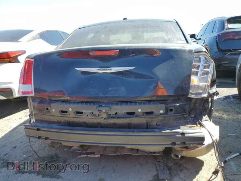 2013 Chrysler 300 (VIN 2C3CCABG1DH643886) — photo 6 of 12