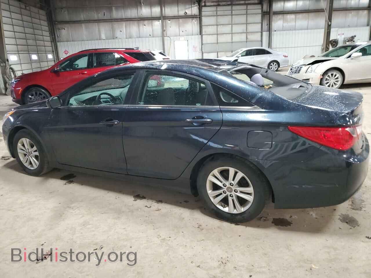 2013 HYUNDAI SONATA - VIN: 5NPEB4AC7DH591470 - Фото 2