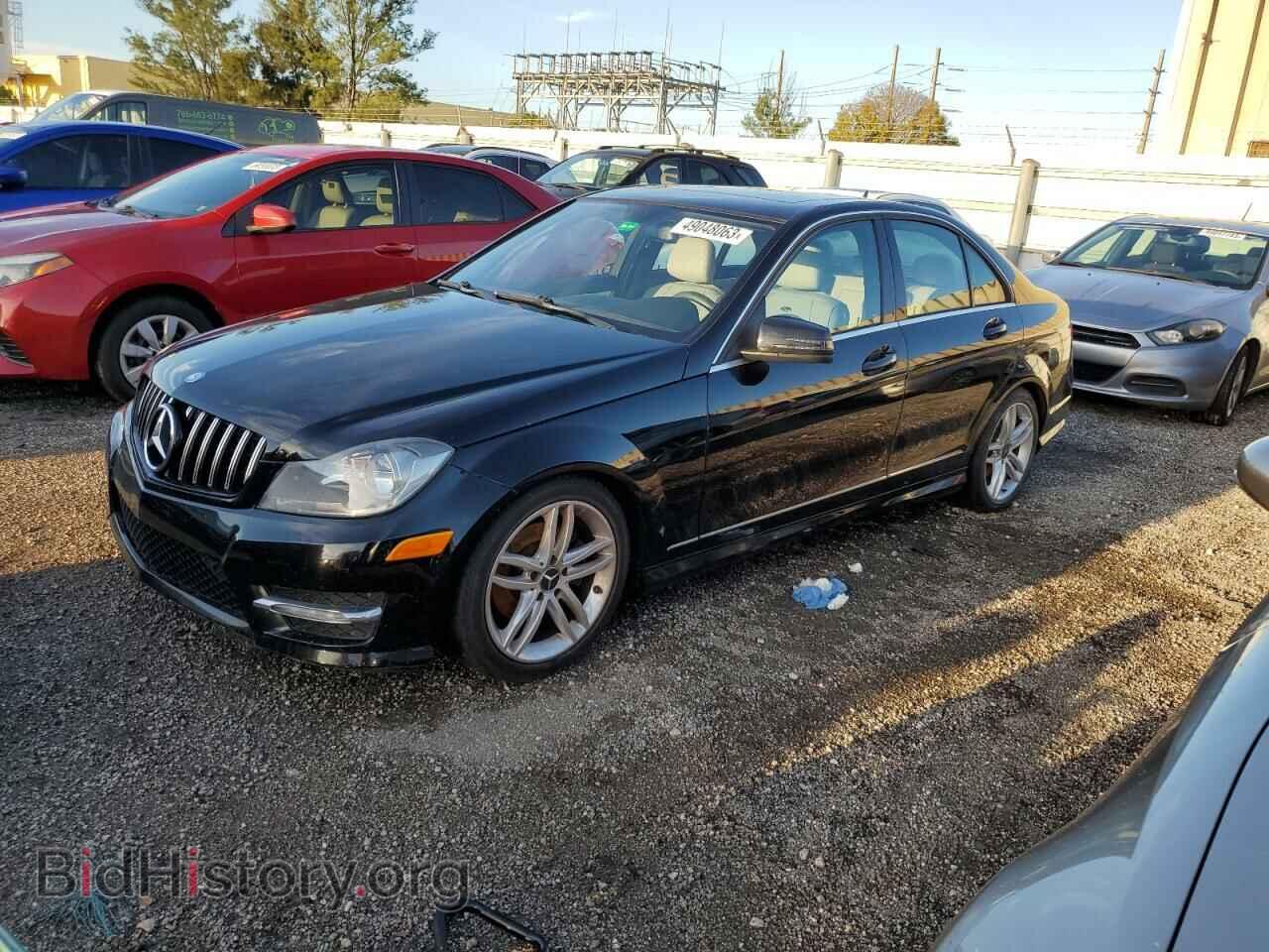 Photo WDDGF4HB0DA771722 - MERCEDES-BENZ C-CLASS 2013
