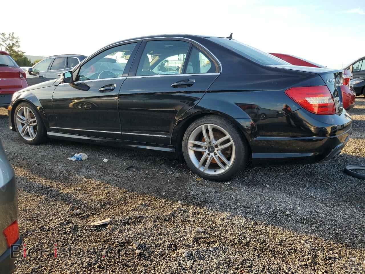 2013 MERCEDES-BENZ C-CLASS - VIN: WDDGF4HB0DA771722 - Фото 2