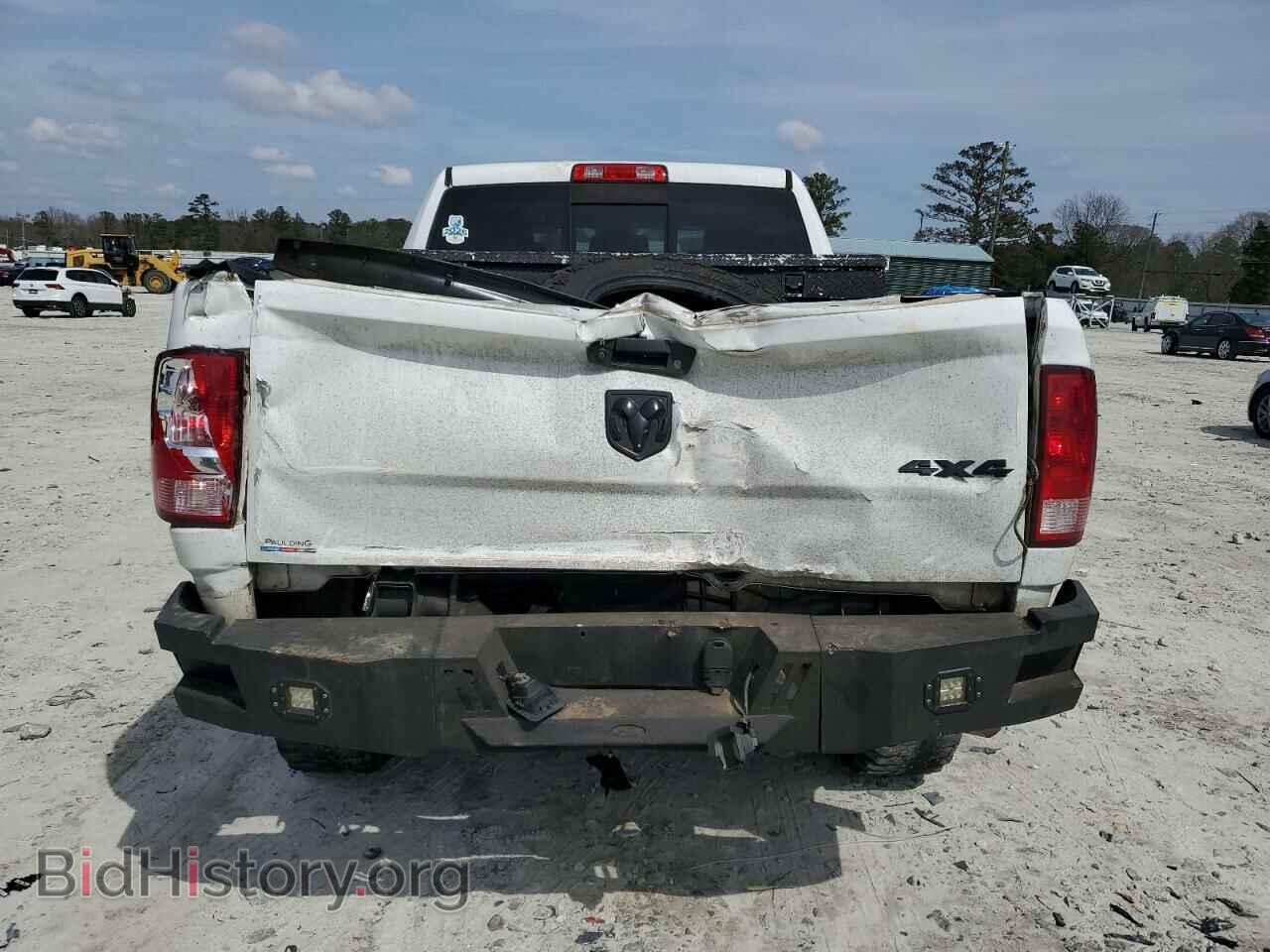 2018 RAM All Models - VIN: 3C6UR5ML0JG233504 - Photo 6