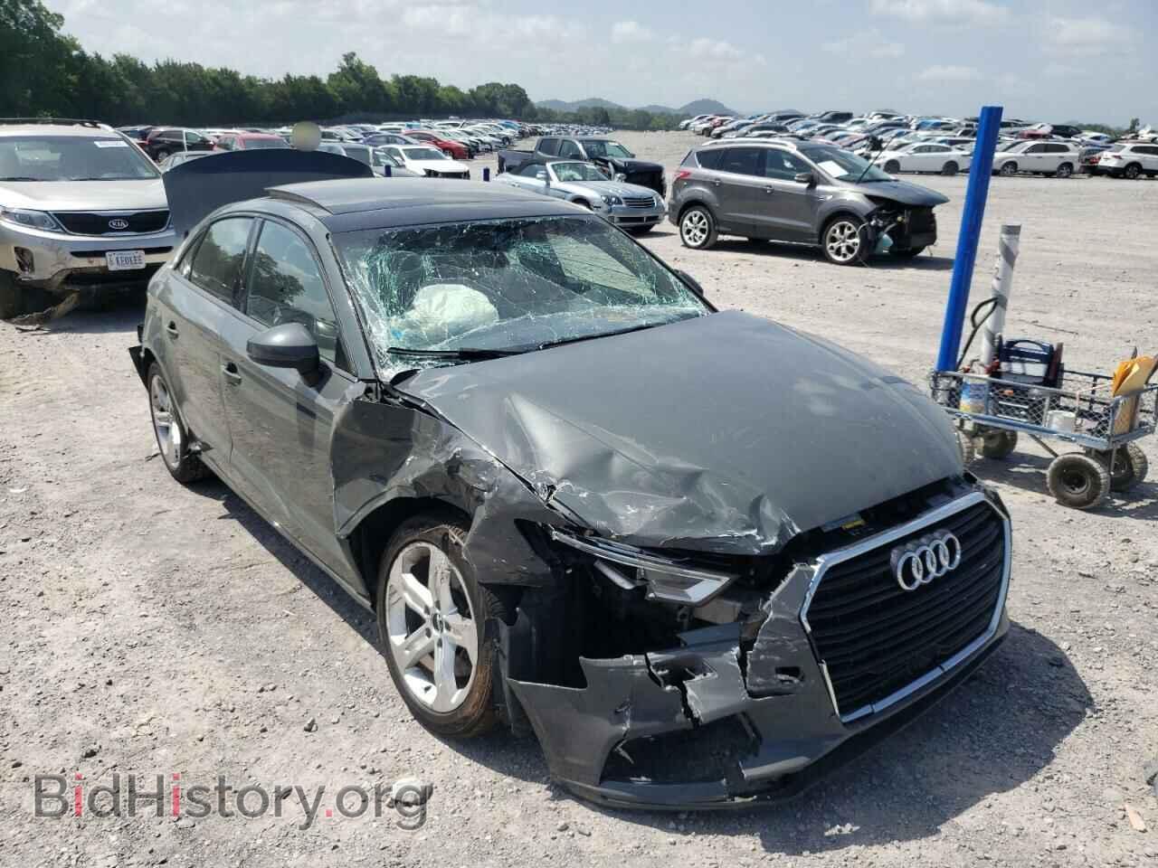 Фотография WAUAUGFFXH1029196 - AUDI A3 2017