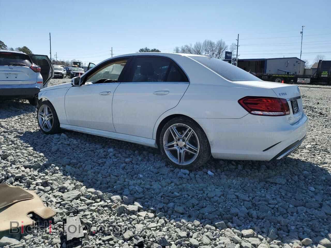 2014 MERCEDES-BENZ E-CLASS - VIN: WDDHF5KBXEA855910 - Фото 2