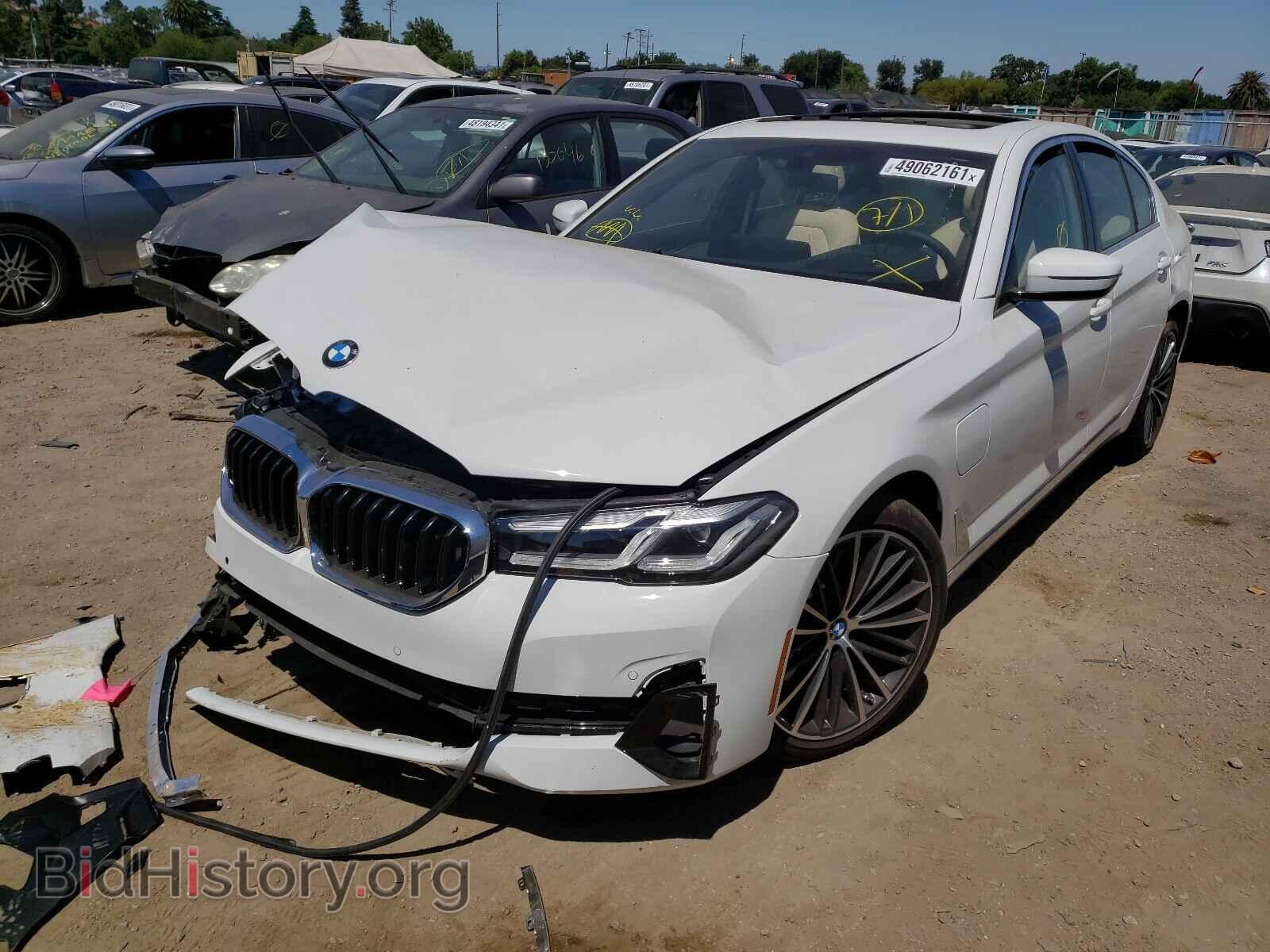 2021 BMW 5 SERIES - VIN: WBA13AG05MCF38334 - Фото 2