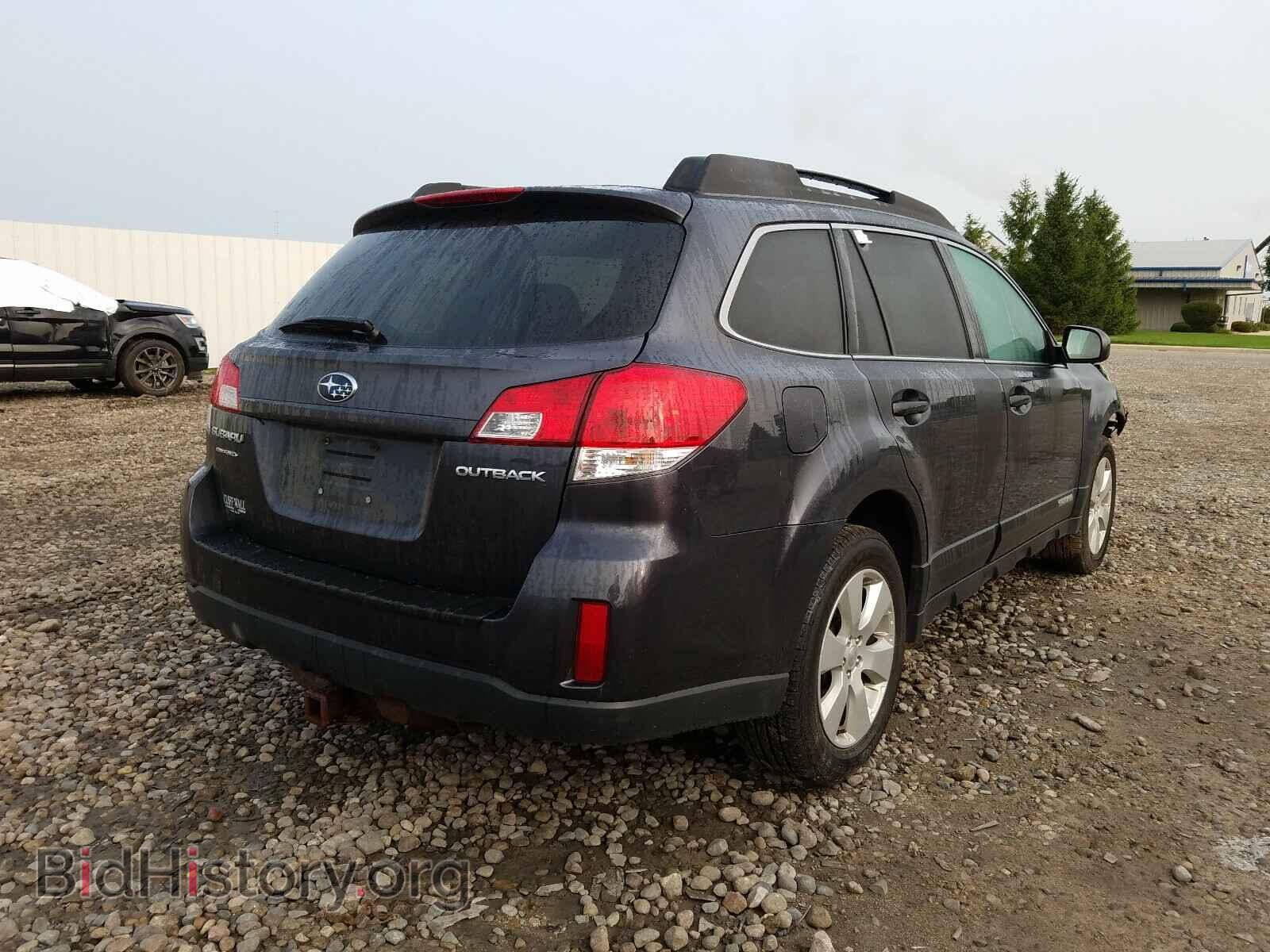 2011 SUBARU OUTBACK - VIN: 4S4BRCCC8B3382944 - Photo 4