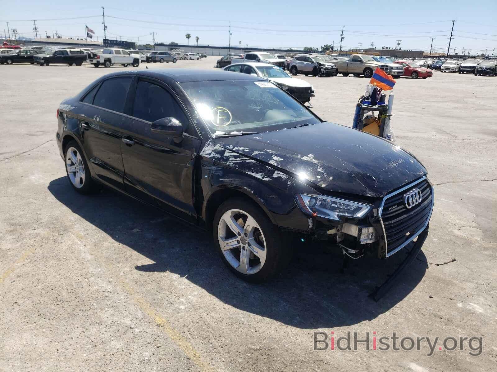 Фотография WAUB8GFF6H1032976 - AUDI A3 2017