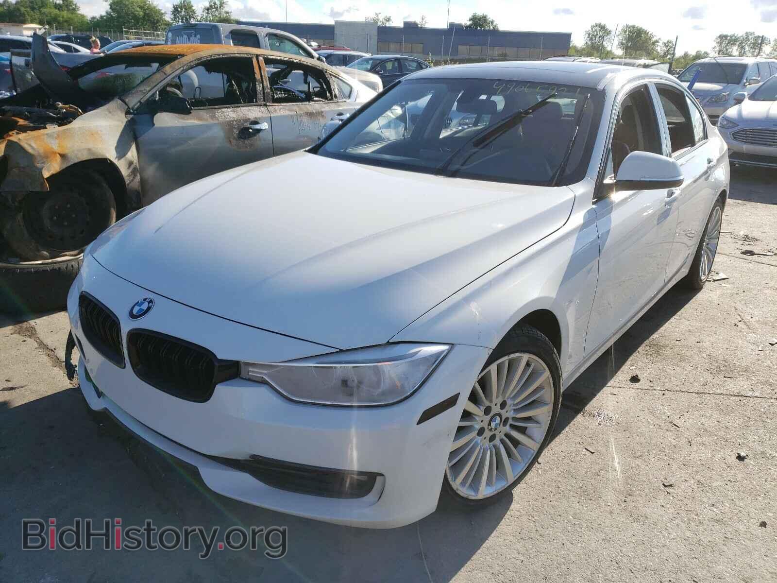 2013 BMW 3 SERIES - VIN: WBA3B3C50DF531828 - Фото 2