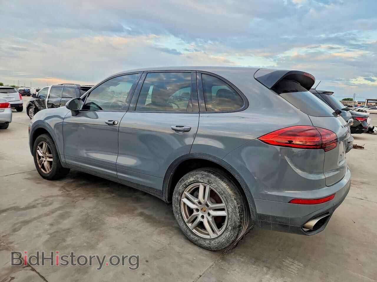 2017 PORSCHE CAYENNE - VIN: WP1AA2A22HKA89551 - Фото 2