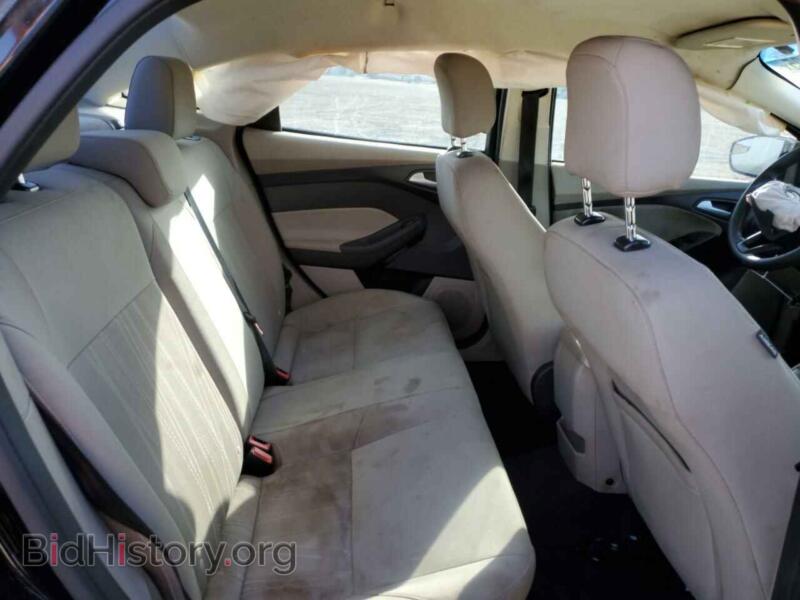 2017 Ford FOCUS (VIN 1FADP3F21HL234526) — photo 10 of 15