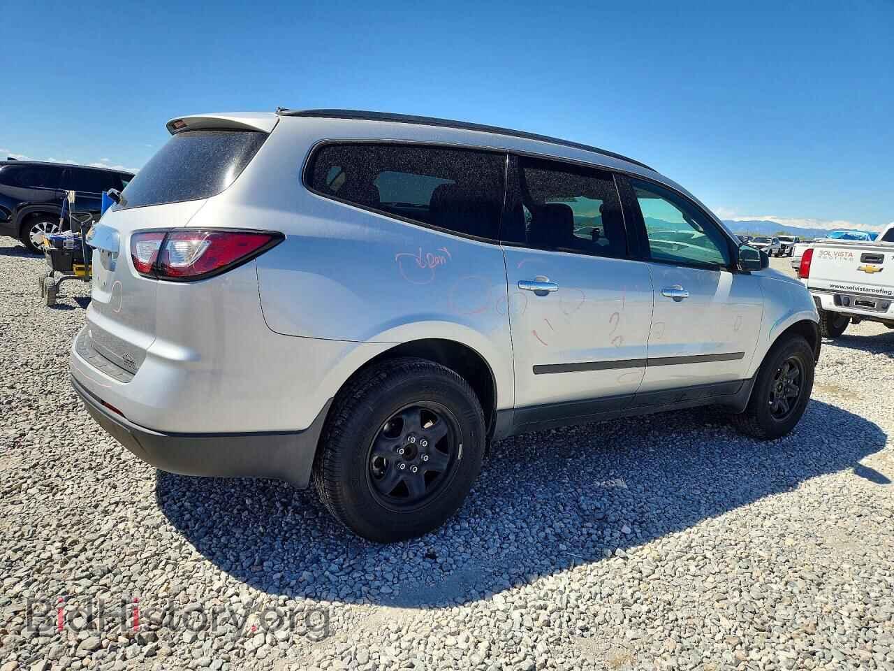 2017 CHEVROLET TRAVERSE - VIN: 1GNKRFED4HJ286932 - Фото 3