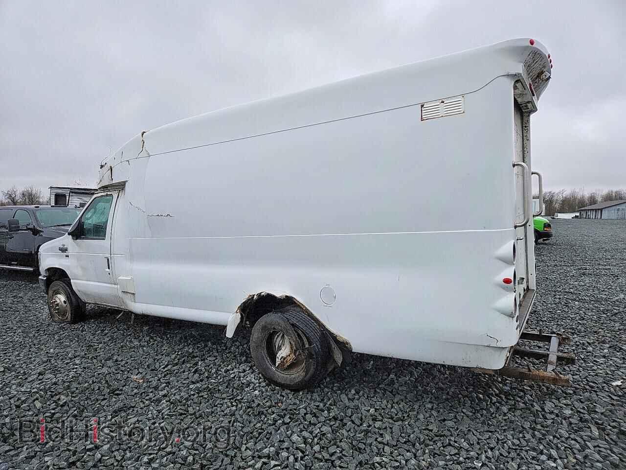 2011 FORD ECONOLINE - VIN: 1FDWE3FL6BDA41318 - Фото 2