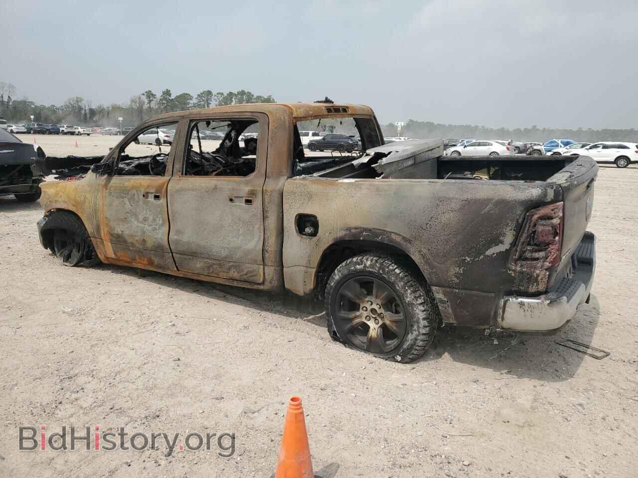 2019 RAM 1500 - VIN: 1C6SRFJT7KN698615 - Фото 2