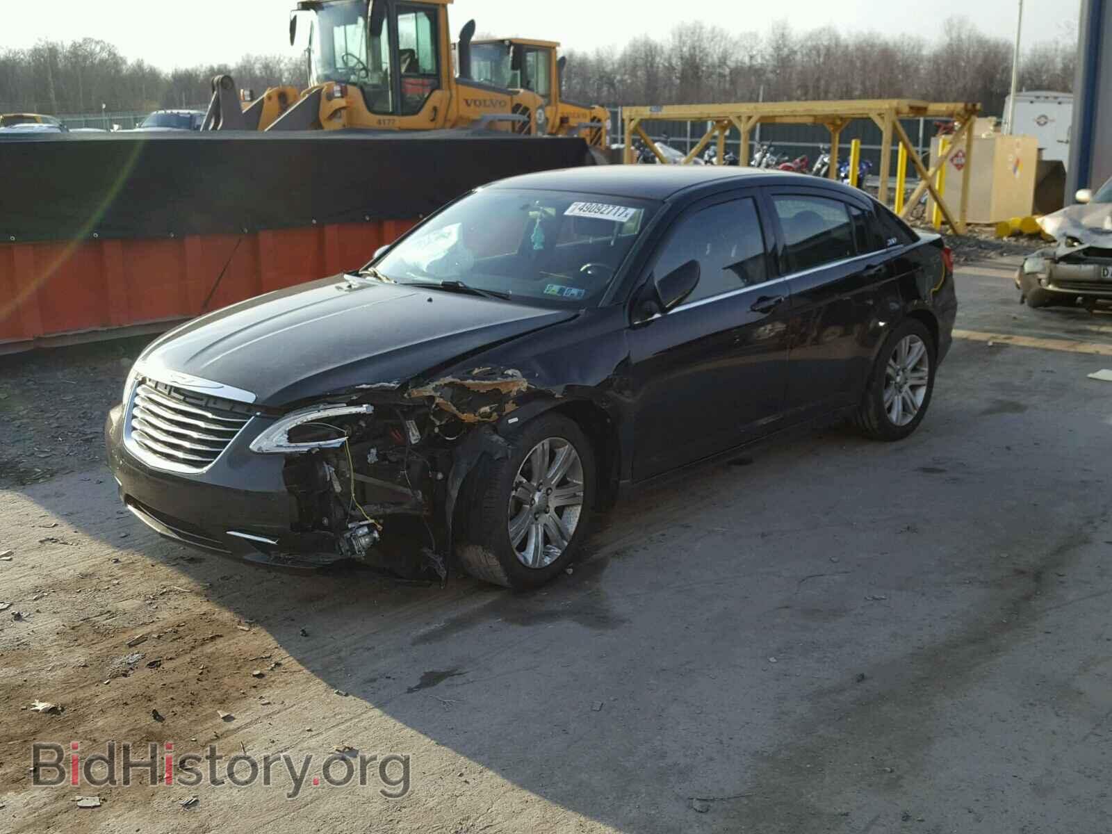 2013 CHRYSLER 200 - VIN: 1C3CCBAB4DN735805 - Photo 2