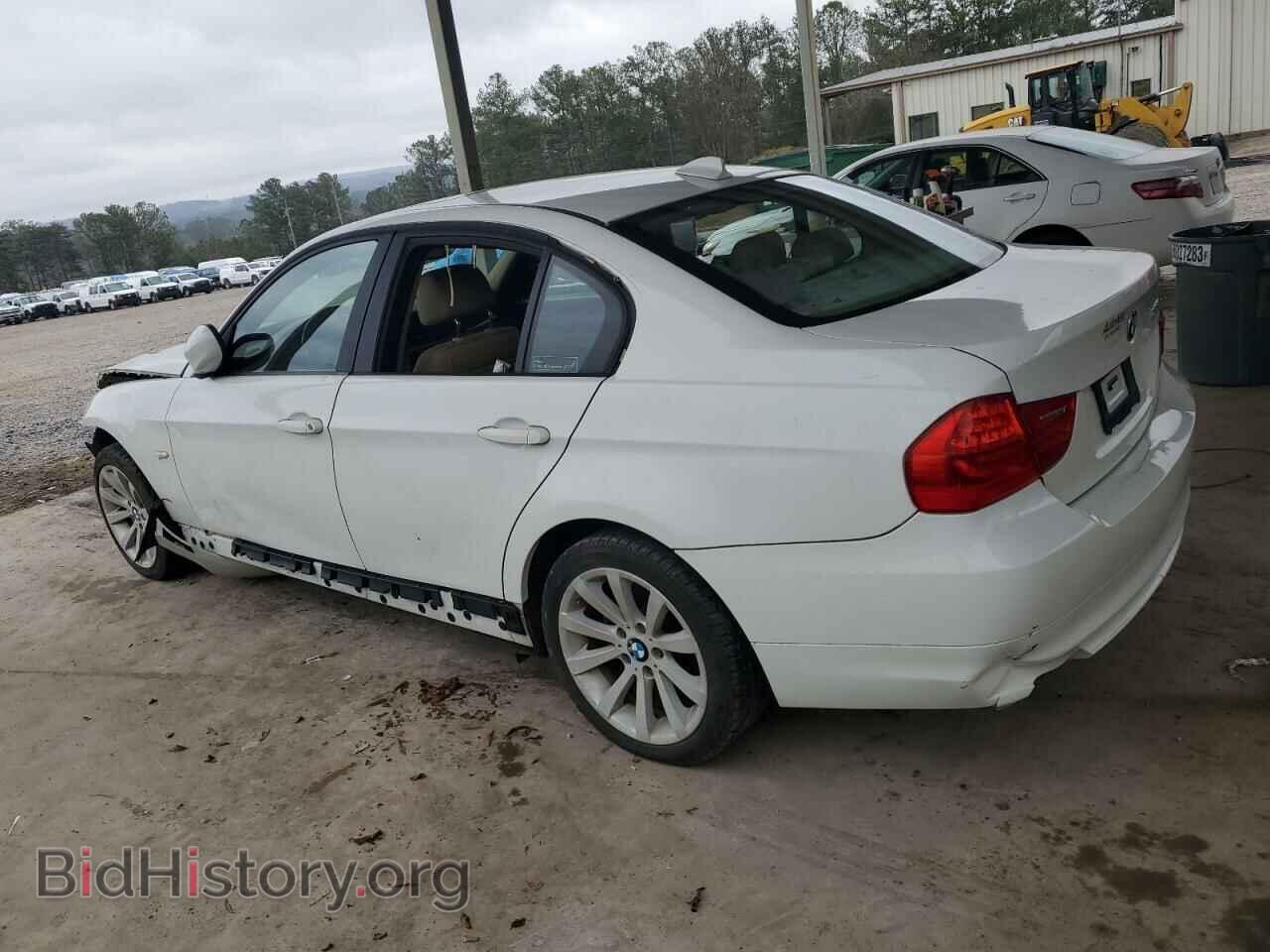 2011 BMW 3 SERIES - VIN: WBAPH7C5XBE676997 - Фото 2