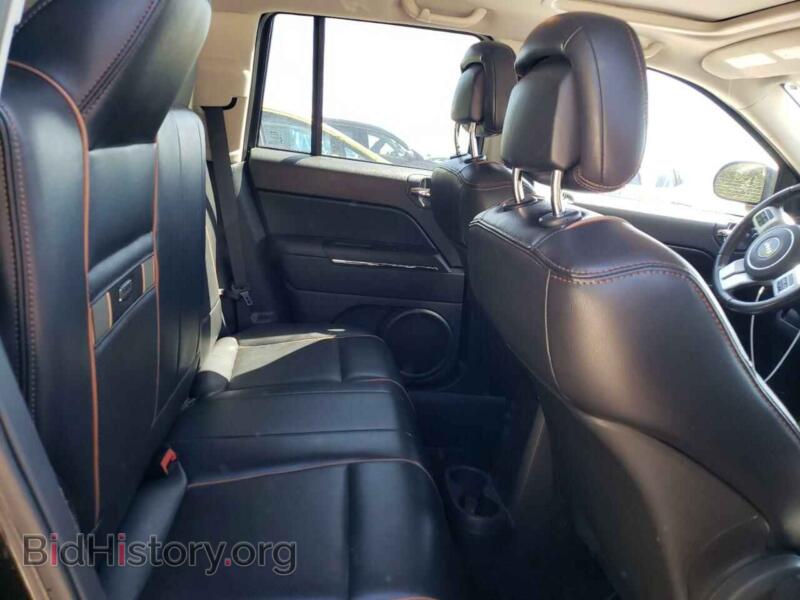 2011 Jeep COMPASS (VIN 1J4NF5FBXBD201632) — photo 10 of 12