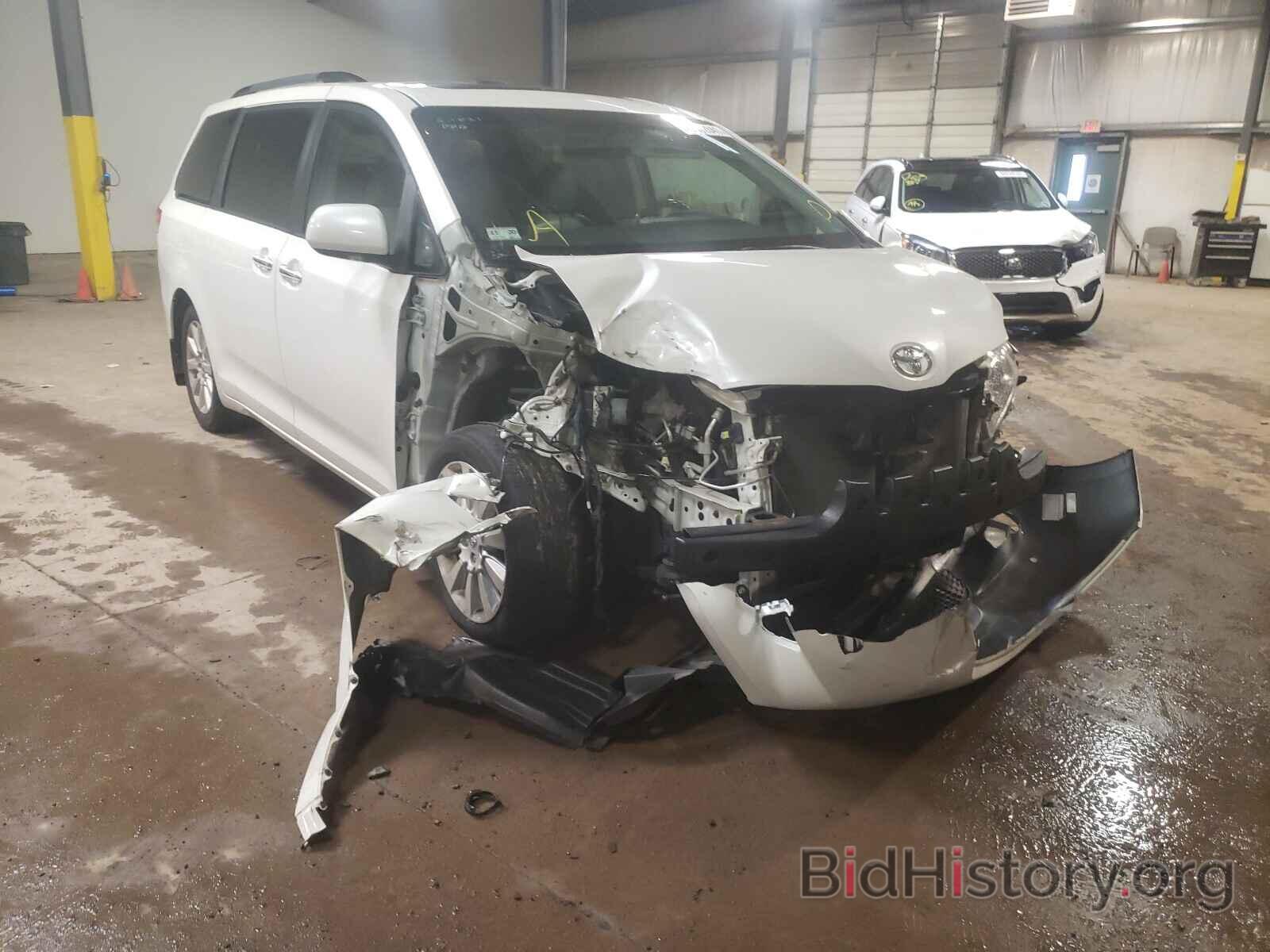 Фотография 5TDDK3DC6BS013515 - TOYOTA SIENNA 2011