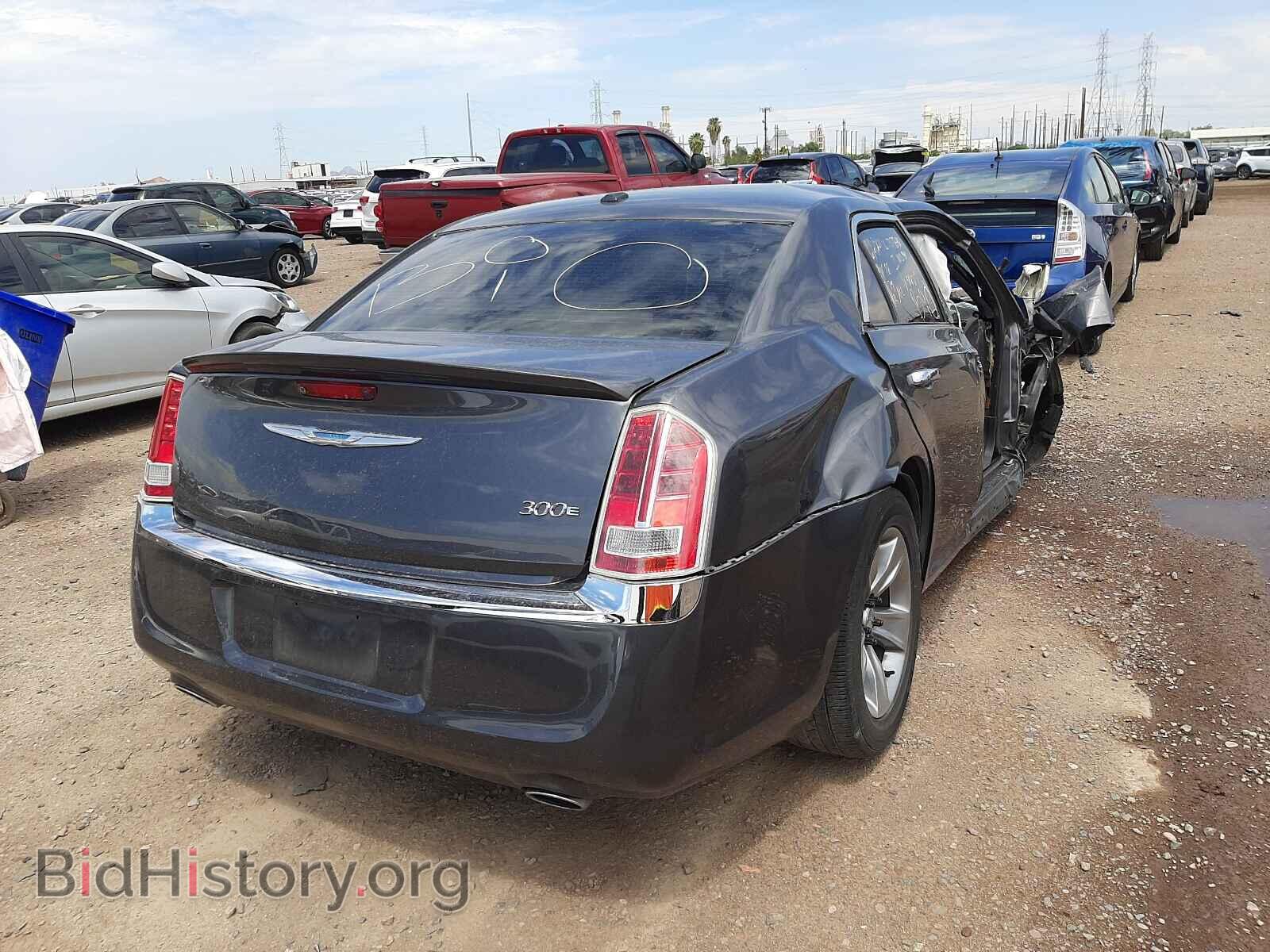 2013 CHRYSLER 300 - VIN: 2C3CCAAG9DH588217 - Фото 4