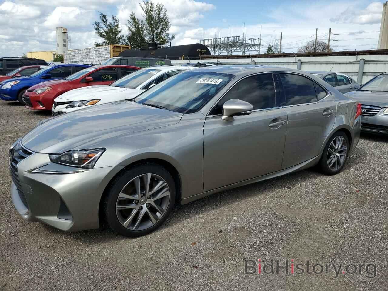 Photo JTHBA1D23J5066858 - LEXUS IS 2018