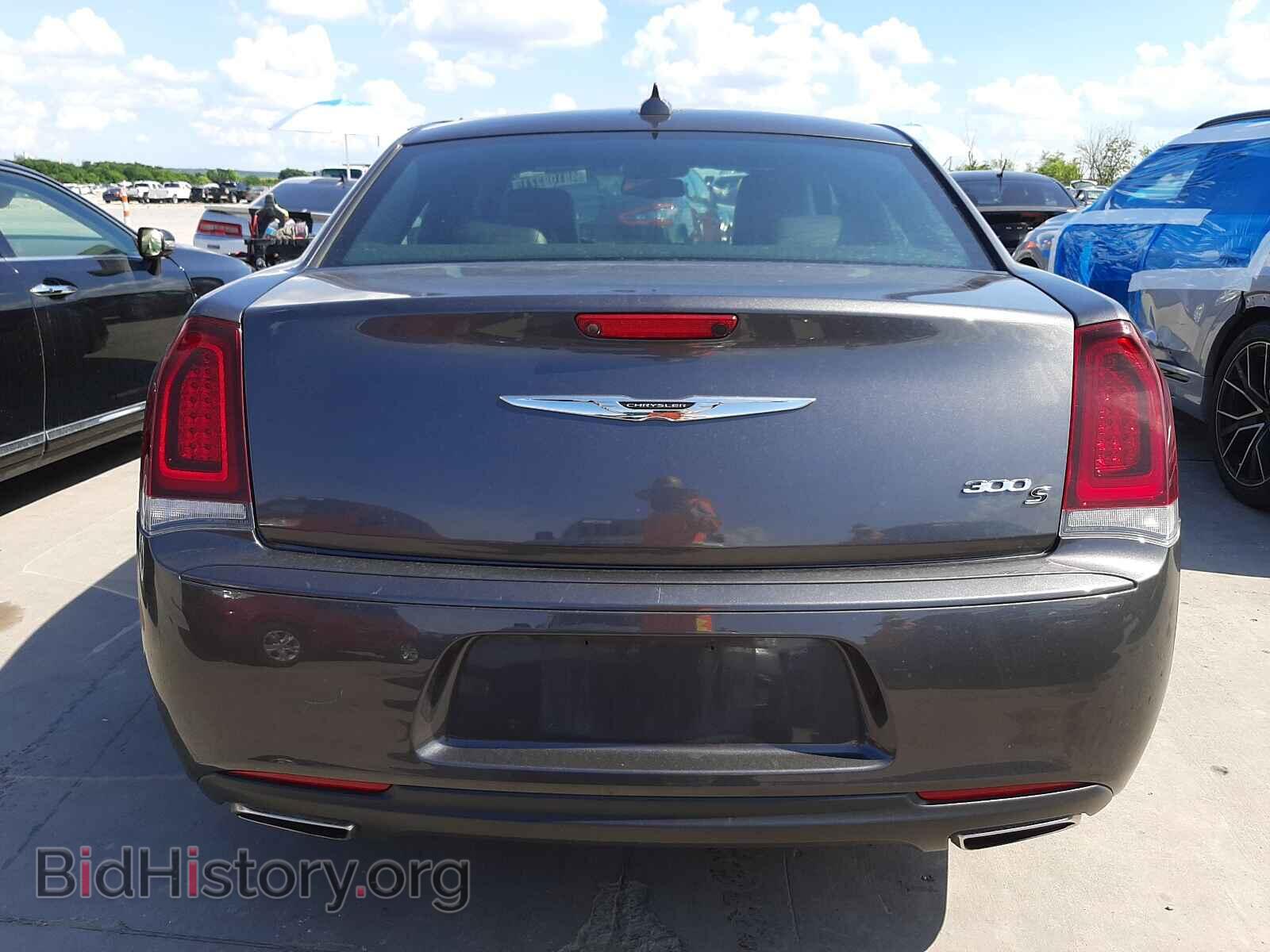 2019 CHRYSLER 300 - VIN: 2C3CCABG5KH661143 - Фото 9