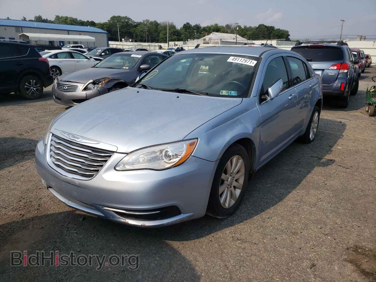 2013 CHRYSLER 200 - VIN: 1C3CCBBBXDN570115 - Фото 2