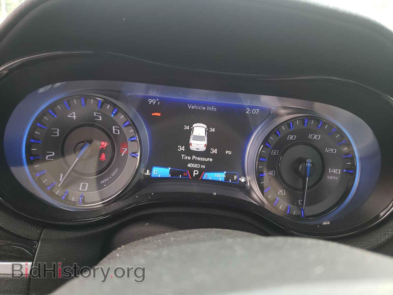 2017 CHRYSLER 300 - VIN: 2C3CCAGGXHH512714 - Фото 8