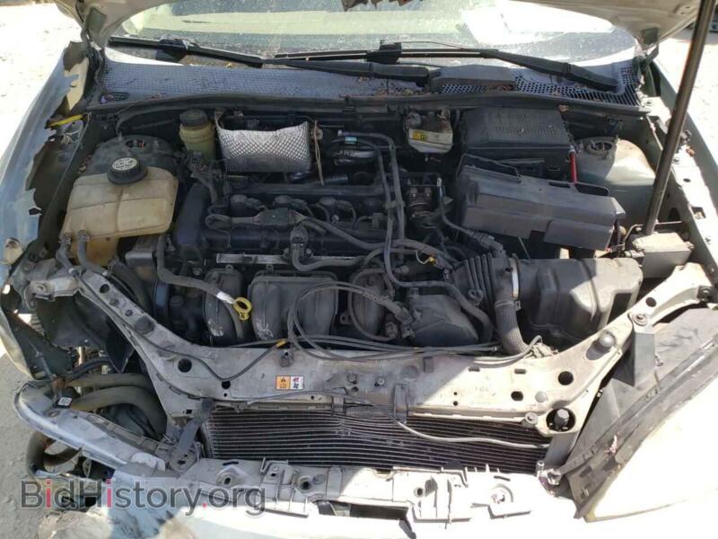 2006 Ford FOCUS (VIN 1FAFP34N16W113304) — photo 7 of 10