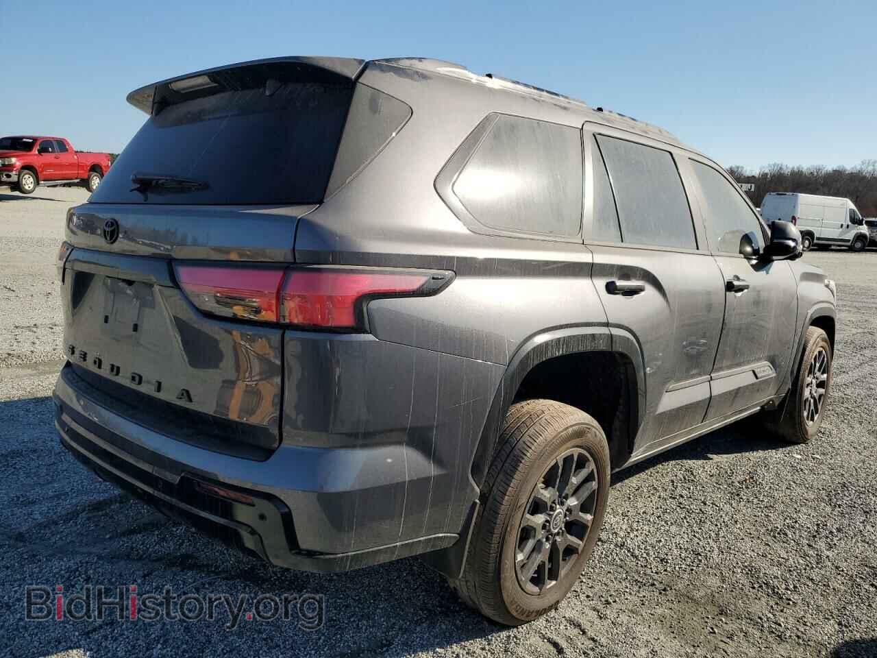 2024 TOYOTA SEQUOIA - VIN: 7SVAAABA7RX028059 - Фото 3