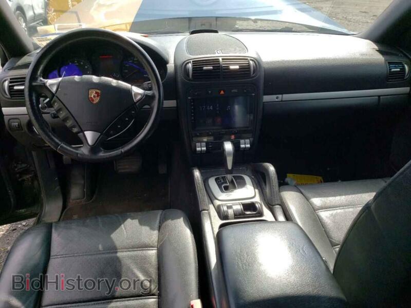 2010 Porsche CAYENNE (VIN WP1AA2AP9ALA06242) — photo 8 of 12