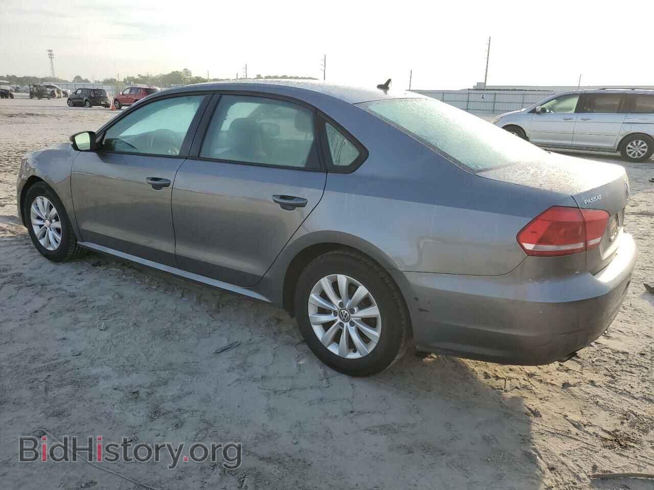 2013 VOLKSWAGEN PASSAT - VIN: 1VWAH7A30DC018708 - Photo 2