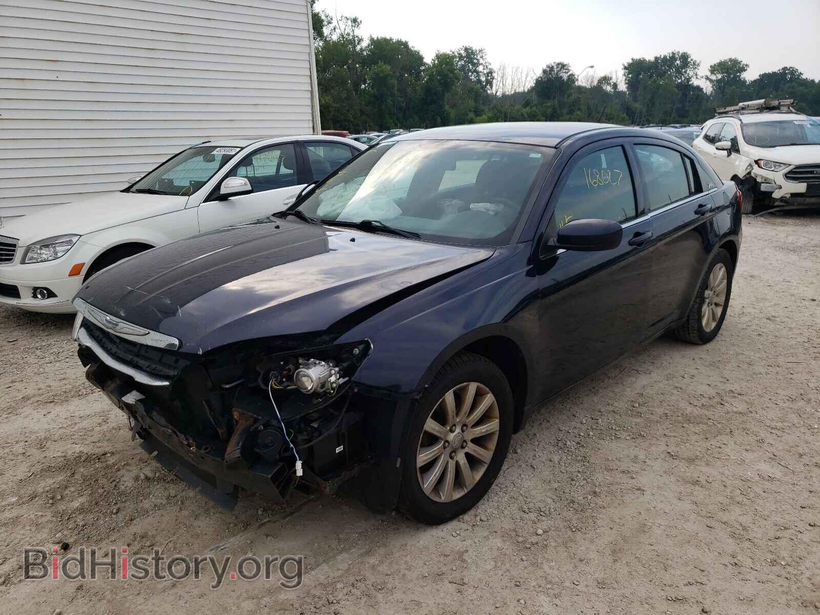 2011 CHRYSLER 200 - VIN: 1C3BC1FB4BN600027 - Фото 2