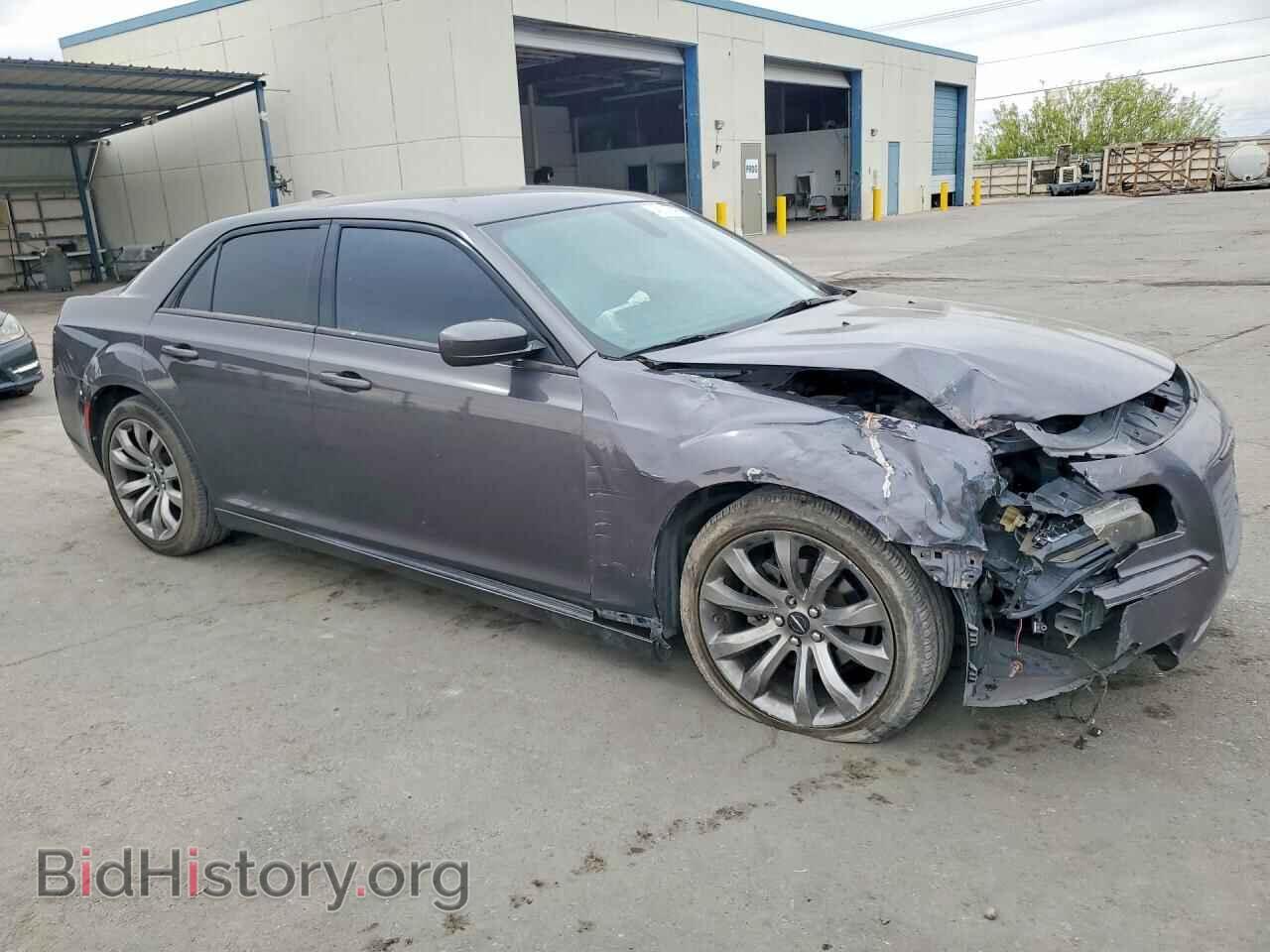 2019 CHRYSLER 300 - VIN: 2C3CCABG2KH708211 - Photo 4