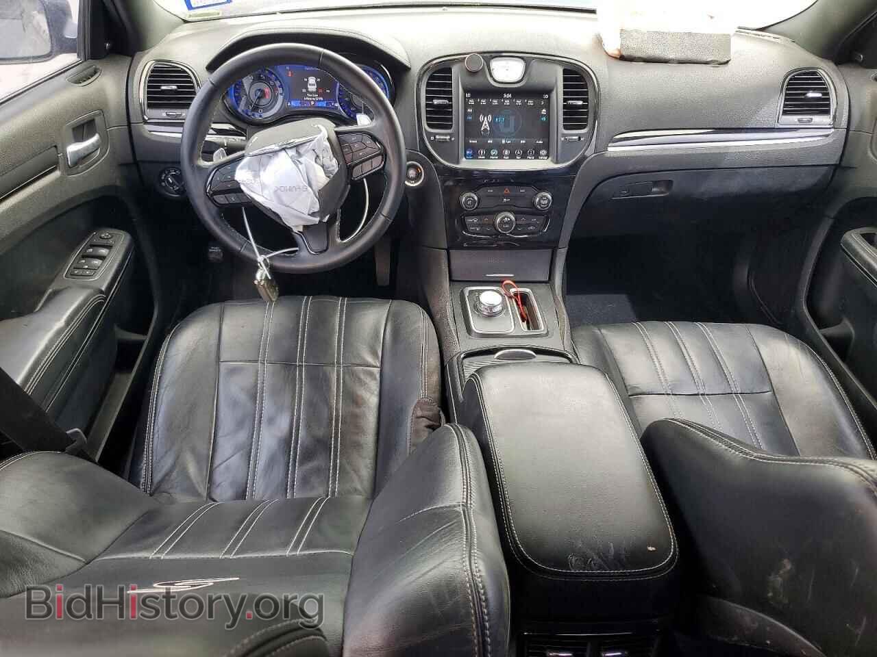 2019 CHRYSLER 300 - VIN: 2C3CCABG2KH708211 - Photo 8