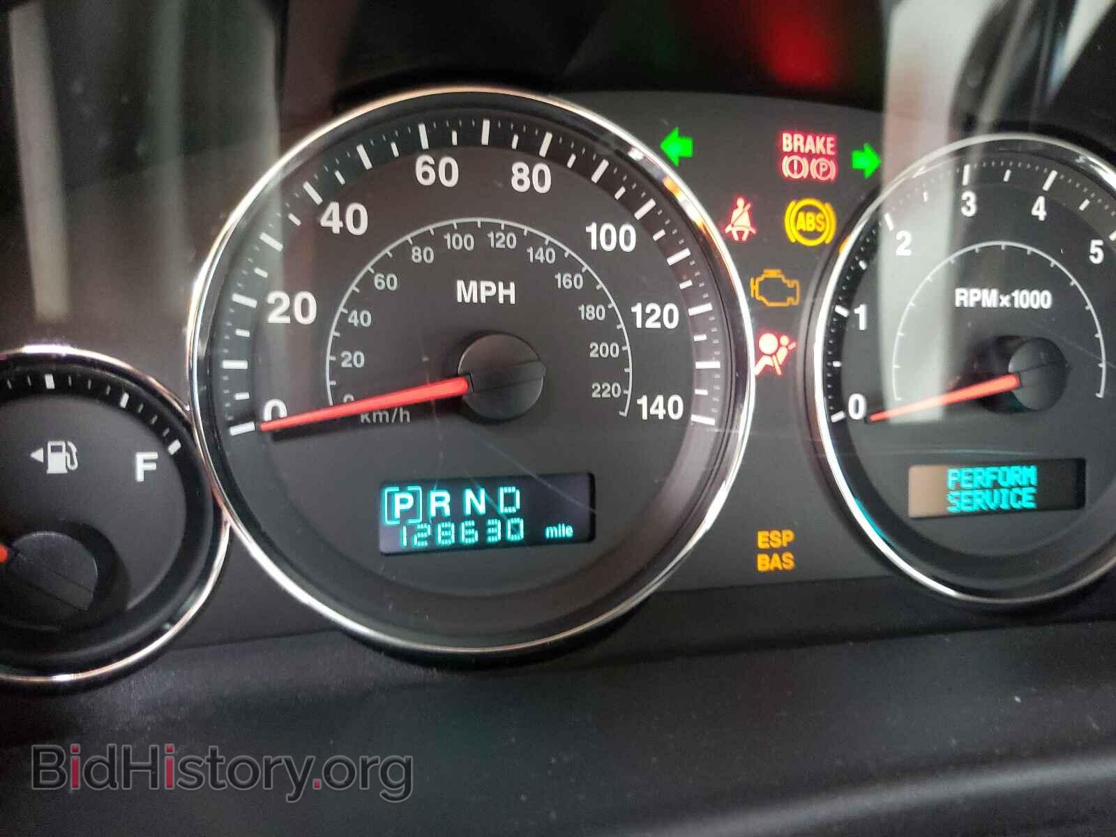 2007 JEEP COMMANDER - VIN: 1J8HH58217C636295 - Photo 8