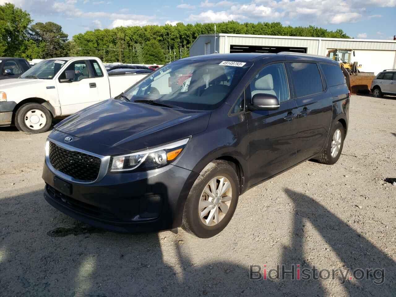 Kia Sedona 2015 пикап