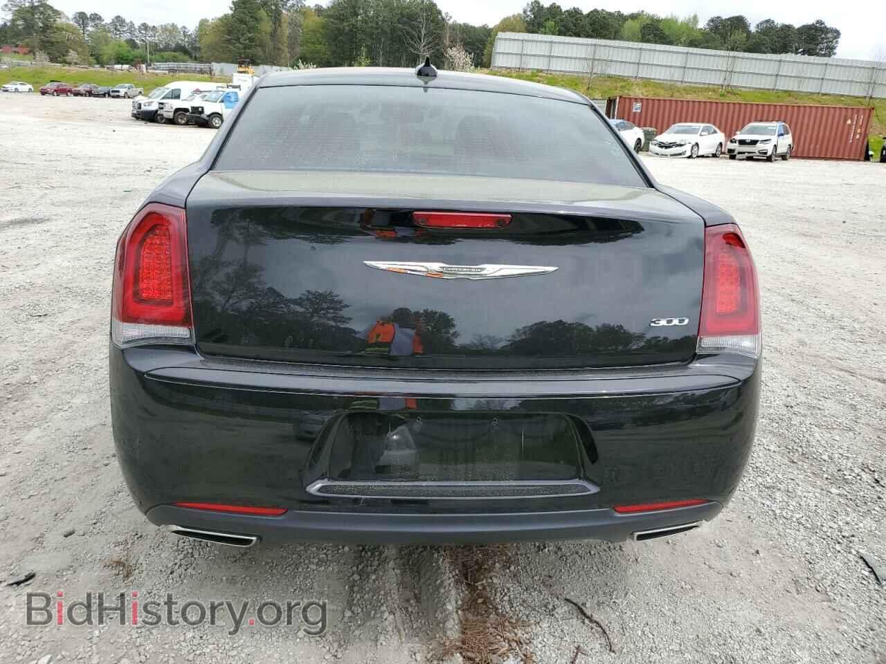 2019 CHRYSLER 300 - VIN: 2C3CCAAG0KH590600 - Фото 6