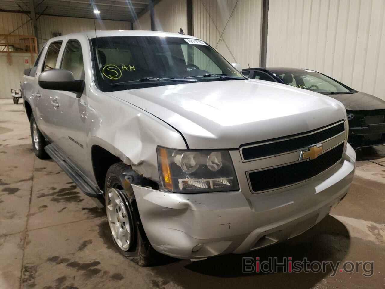 Photo 3GNVKFE06AG284685 - CHEVROLET AVALANCHE 2010