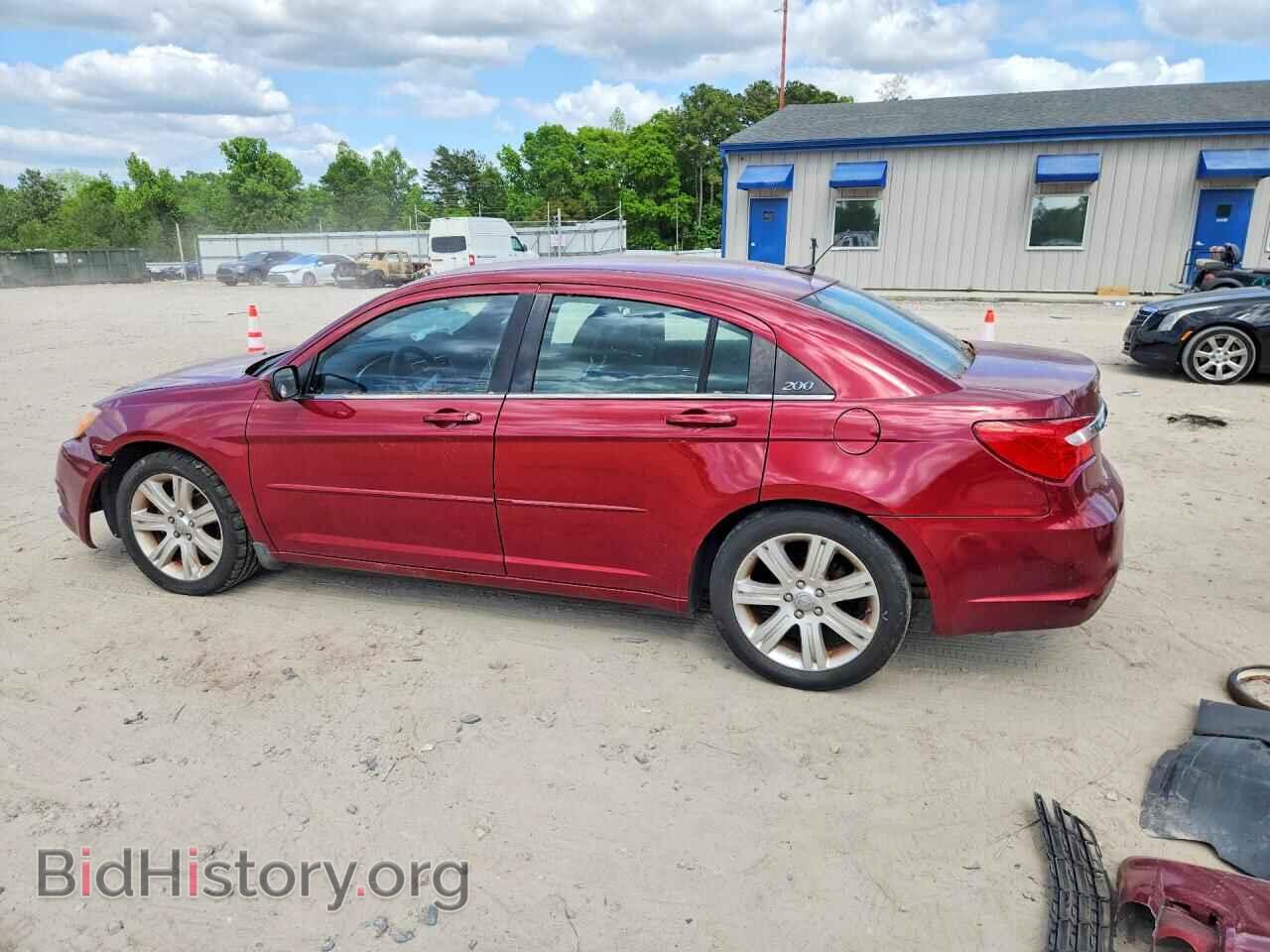 2013 CHRYSLER 200 - VIN: 1C3CCBBB8DN656510 - Photo 2