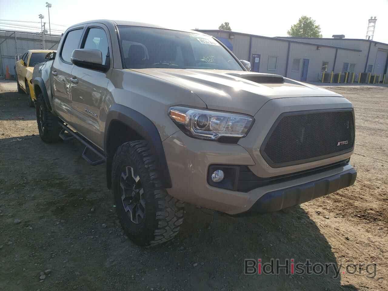 Фотография 5TFCZ5AN2HX096792 - TOYOTA TACOMA 2017