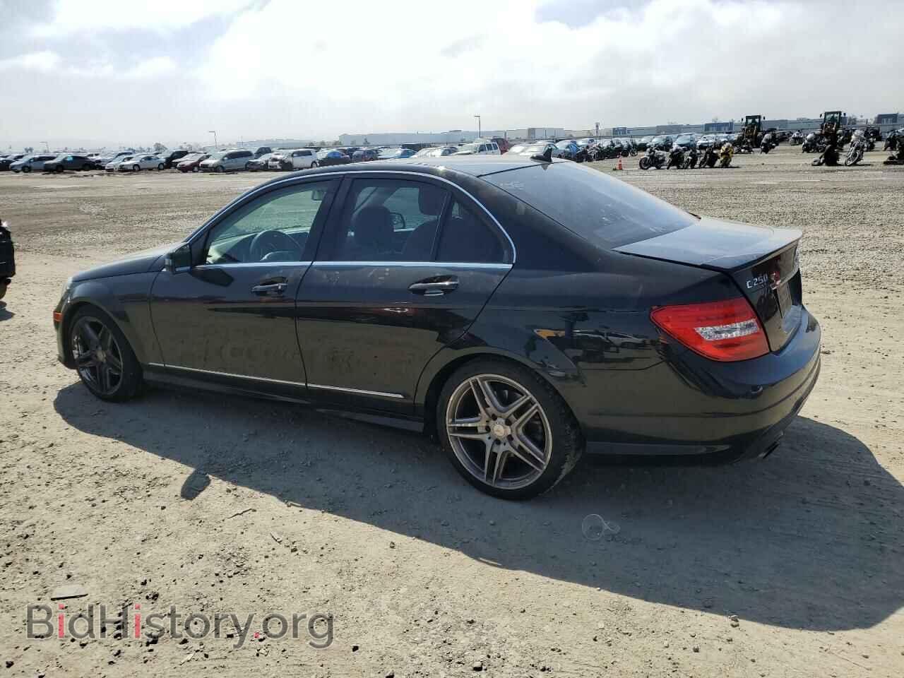 2013 MERCEDES-BENZ C-CLASS - VIN: WDDGF4HB8DA873463 - Фото 2