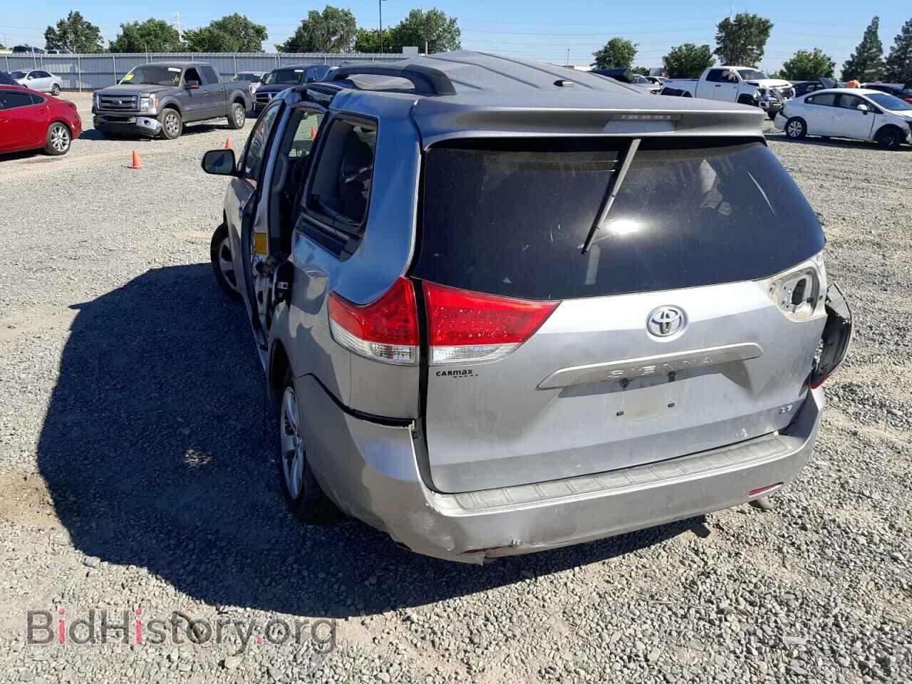 2011 TOYOTA SIENNA - VIN: 5TDKK3DC5BS070845 - Фото 3
