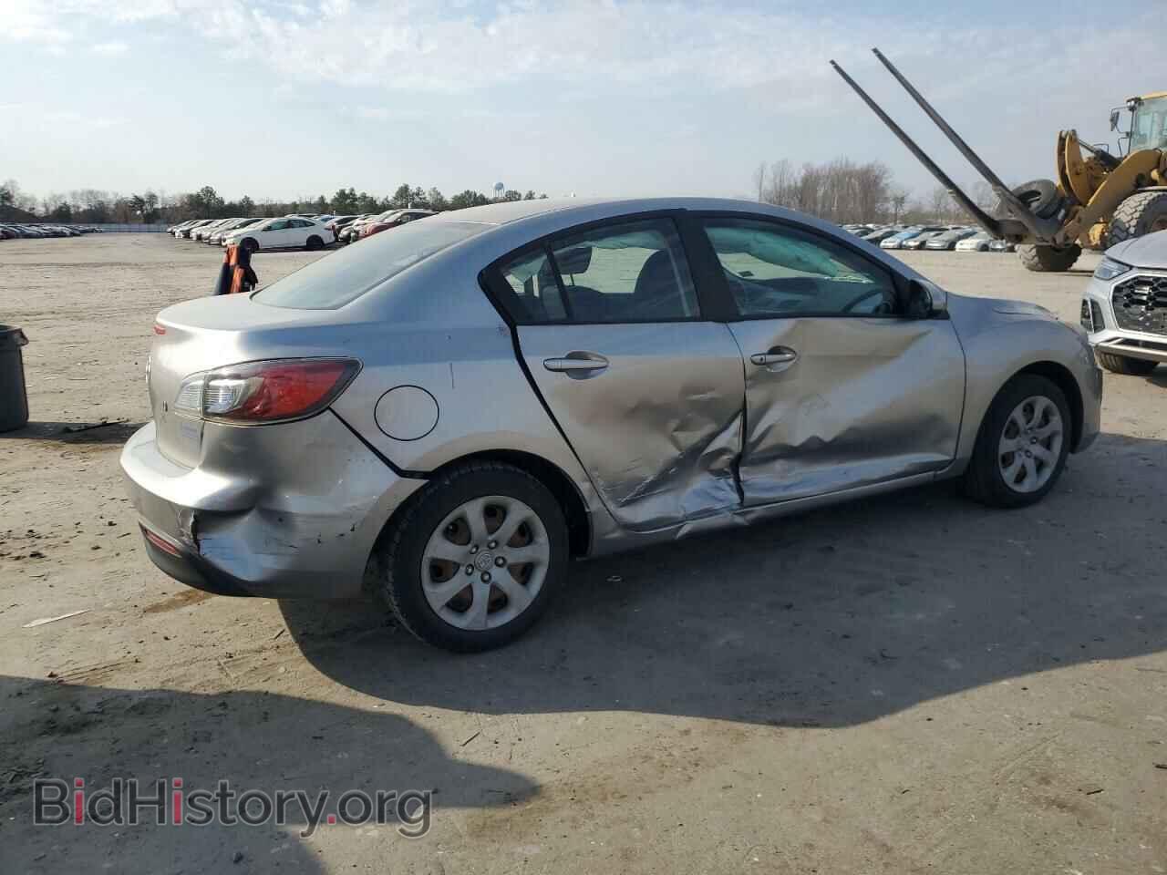 2011 MAZDA 3 - VIN: JM1BL1UG1B1437726 - Фото 3