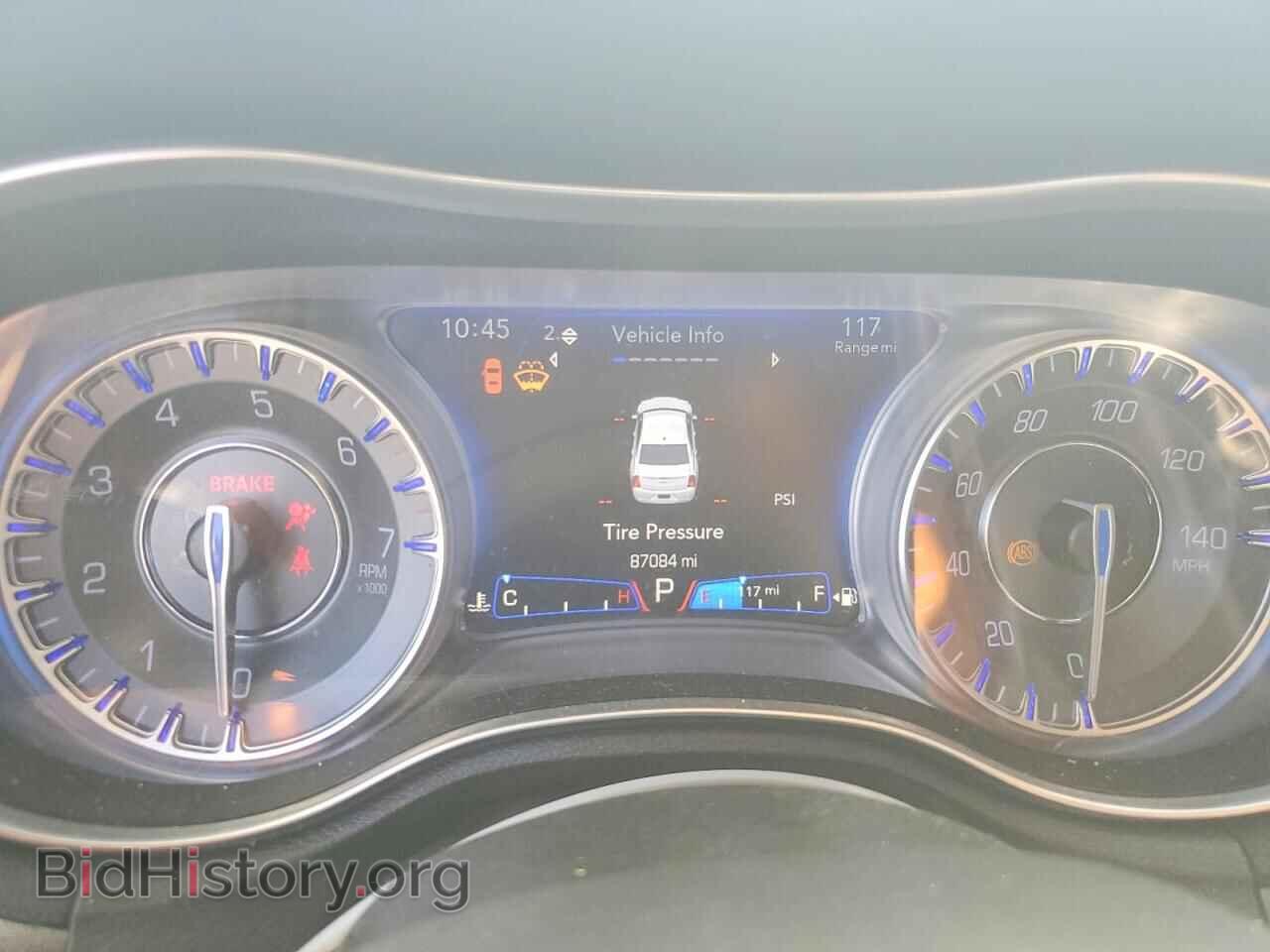 2018 CHRYSLER 300 - VIN: 2C3CCAAG2JH341004 - Фото 9