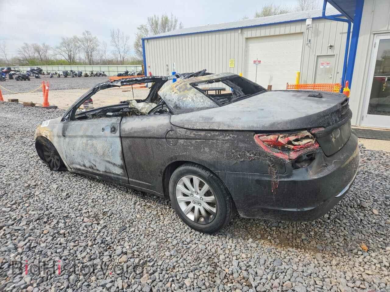 2012 CHRYSLER 200 - VIN: 1C3BCBEB8CN115883 - Photo 2